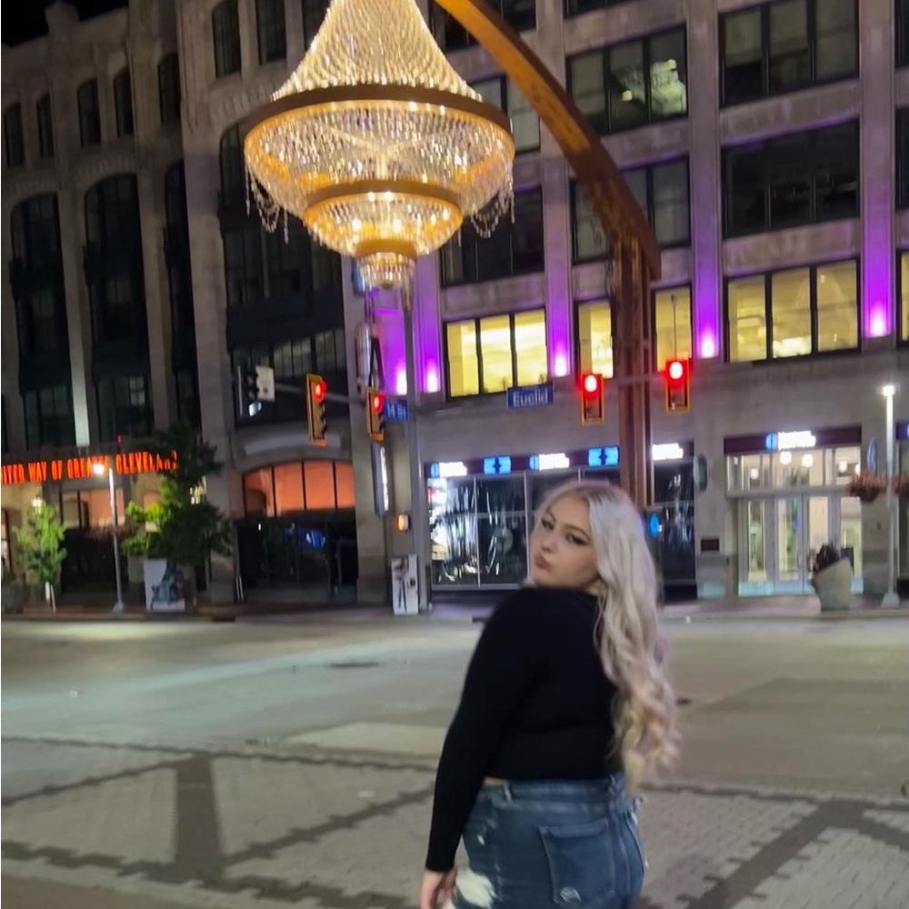 Meet your Posher, Michaela